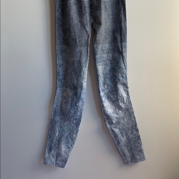 Lululemon Ebb to Train Tights - Picture 6 of 10